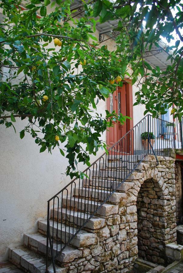Villa "Pietra E Mare" Навпакт Екстер'єр фото